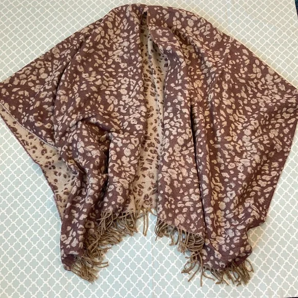 Leopard Print Fringe Pashmina Reversible Wrap Poncho - Picture 1 of 8